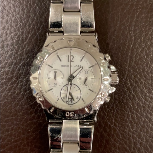 Michael Kors Silver Watch - Picture 1 of 5
